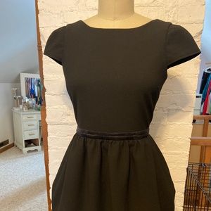 Elizabeth & James black dress - size 4